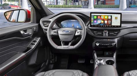 Schermata del sistema di assistenza alla guida della Nuova Ford Kuga