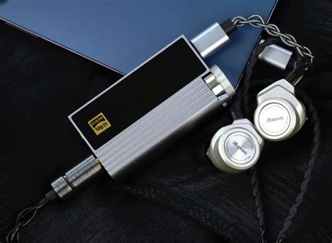 iBasso Nunchaku design valvolare