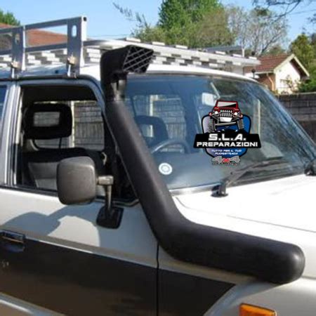 Snorkel installato su un fuoristrada