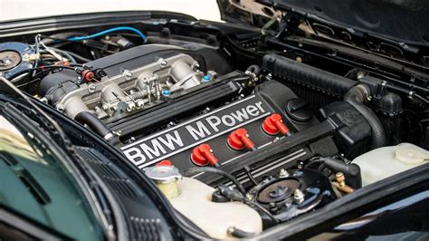 Motore 4 cilindri in linea BMW M3 E30