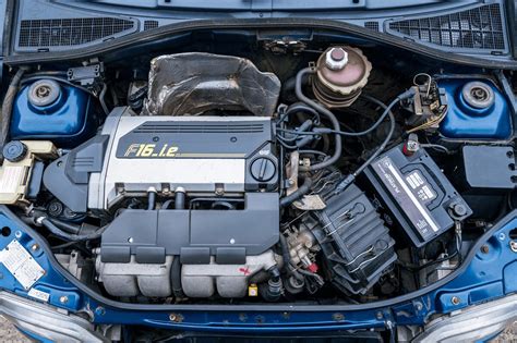 Renault Clio Williams engine bay