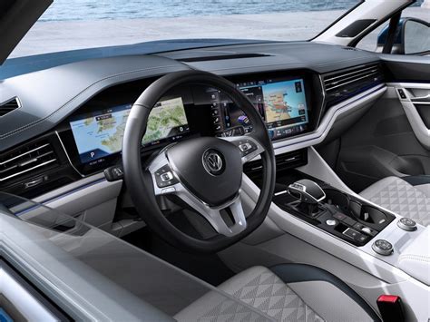 Interni lussuosi della Volkswagen Touareg