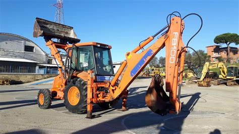 Terna Fiat-Hitachi FB100 in azione