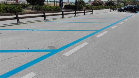 Parcheggio a pagamento strisce blu