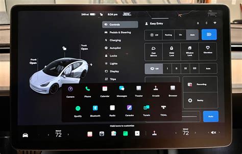 App-Connect interface on a car display