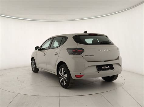 Interno auto Dacia Sandero con cambio manuale