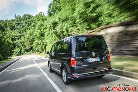 Volkswagen Multivan su strada