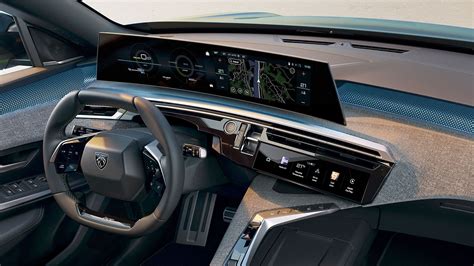 Peugeot 3008 Hybrid 2024 plancia con display 21 pollici curvo GT
