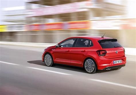 Volkswagen Polo GTI di tre quarti anteriore