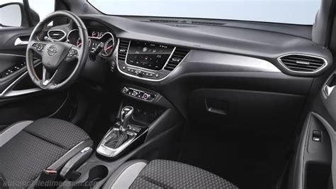 Opel Crossland interior space
