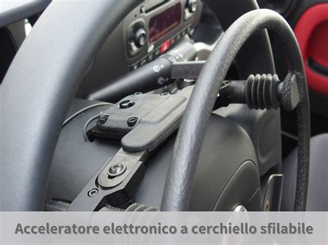 Comandi manuali per acceleratore e freno