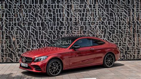 Mercedes-Benz Classe C Coupé di profilo