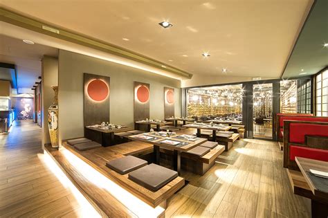 Interno di Xiao Ristorante Giapponese con piatti misti