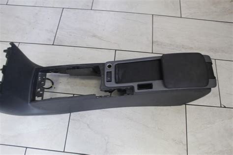 Schema di rimozione tunnel centrale Volvo V50
