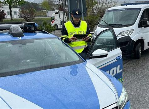 Veicolo della polizia con Street Control