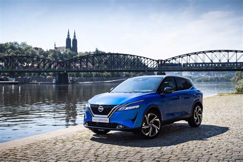 Evoluzione stilistica della Nissan Qashqai attraverso le generazioni