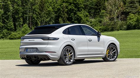 Porsche Cayenne Coupé rear view with spoiler