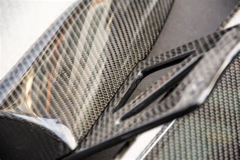 Componenti auto sportive in fibra di carbonio