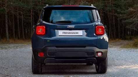 Jeep Renegade in primo piano con listino prezzi