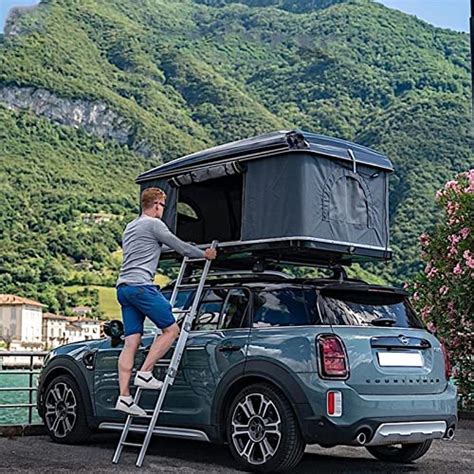 Fiat Doblò trasformato in camper con tenda da tetto