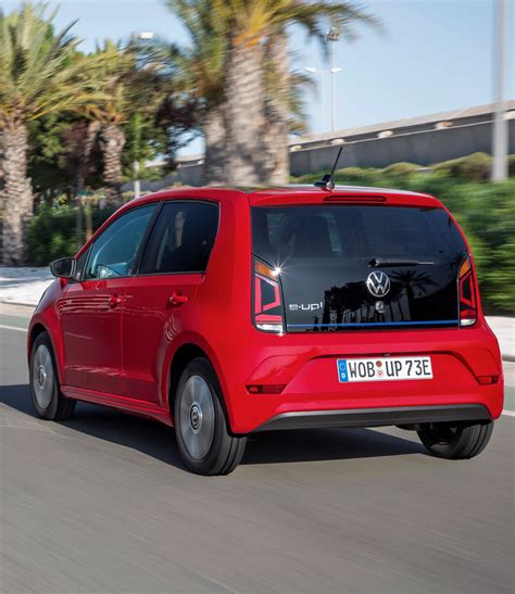 Volkswagen e-up! in ambiente urbano
