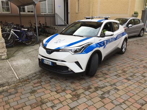 Toyota C-HR Polizia Locale in servizio