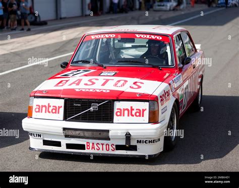 Immagine della Volvo 240 Turbo in livrea da competizione