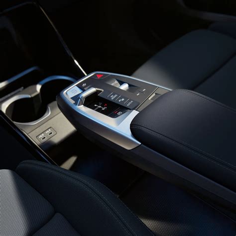 Interni tecnologici e console centrale di una BMW Serie 2 Coupé
