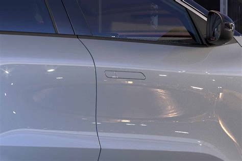 Dettaglio delle maniglie automatiche della Renault Scenic
