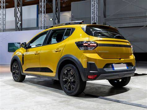 Vista laterale Dacia Sandero Stepway con evidenziata l'altezza da terra