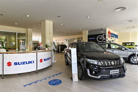 Logo Suzuki e concessionaria ufficiale