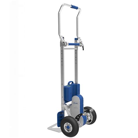 Carrello saliscale elettrico con vari oggetti trasportati: legna, acqua, pellet