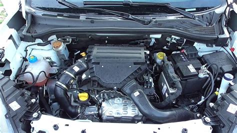 Fiat Punto 1.3 Multijet Diesel in movimento su strada