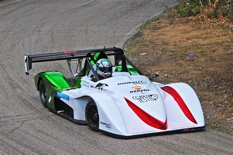 Carmelo Coviello in azione con la sua Osella PA21