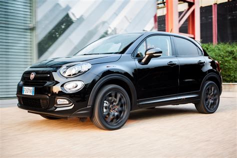 Dettaglio dei cerchi in lega della Fiat 500X S-Design