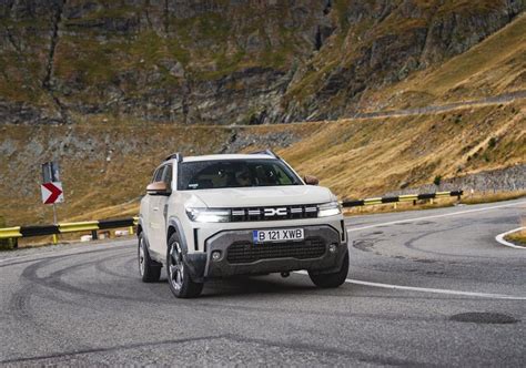 Dacia Duster su strada sterrata Transfagarasan