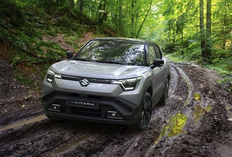 Suzuki Vitara e Jimny affiancate