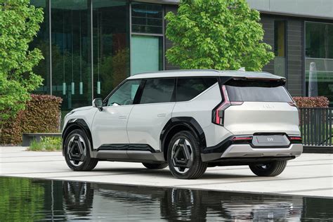 Kia EV9 con sette posti e design imponente