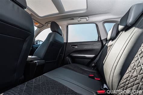 Suzuki Vitara interni e tecnologia