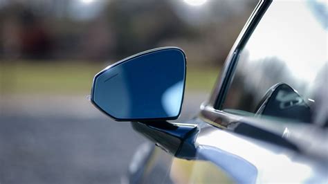 Car mirror with sleek design