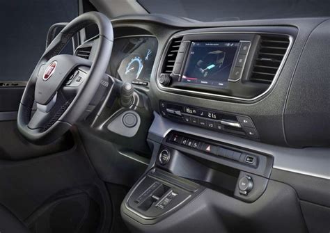 Interni della Fiat E-Ulysse con sedili configurabili