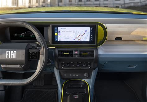 Cruscotto della Fiat E-Ulysse che mostra i sistemi ADAS