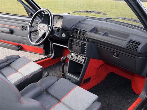 Interni Peugeot 205 GTi