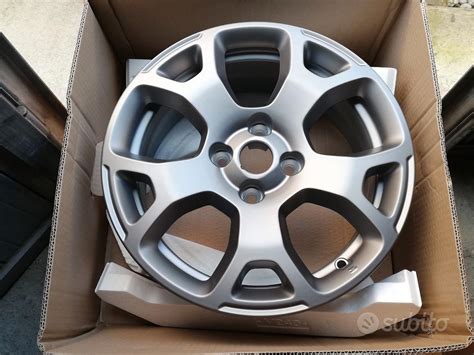 Cerchi in lega della Daihatsu Trevis