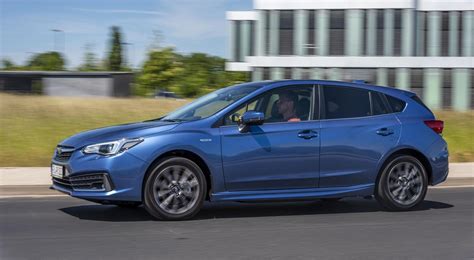 Subaru Impreza e-Boxer su strada