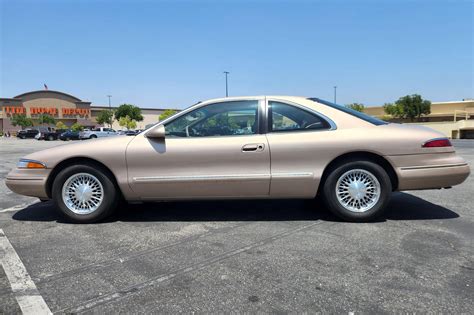 Lincoln Continental Mark VIII