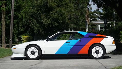 La BMW M1 di Minx