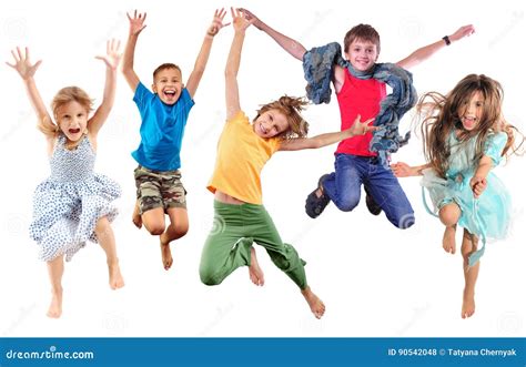 Bambini che ballano in gruppo