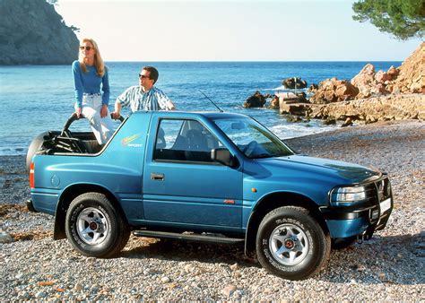 Opel Frontera in azione su un percorso fuoristrada