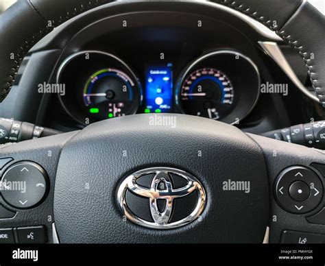 Toyota Prius III cruscotto e volante multifunzione